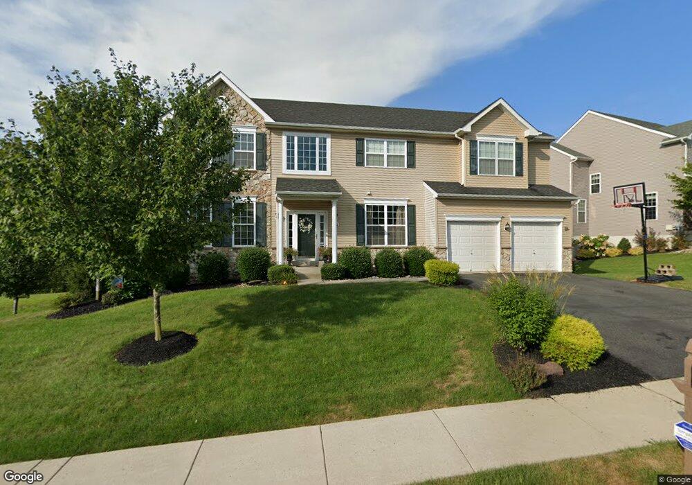 163 Oak Creek Dr, Royersford, PA 19468 - photo 1