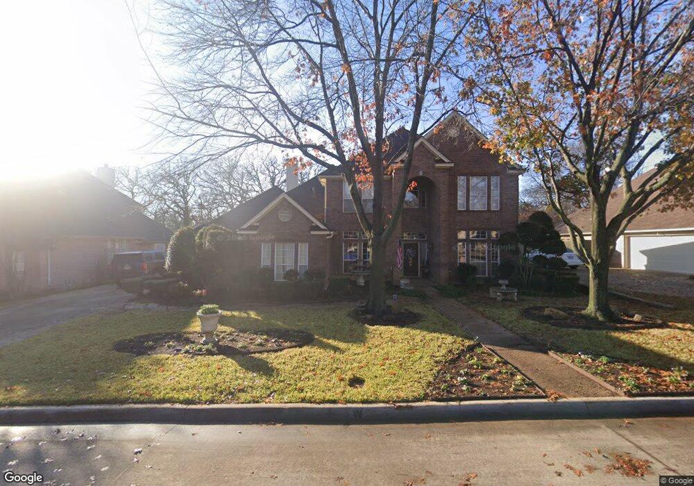 1629 Oak Creek Dr, Hurst, TX 76054 - photo 1