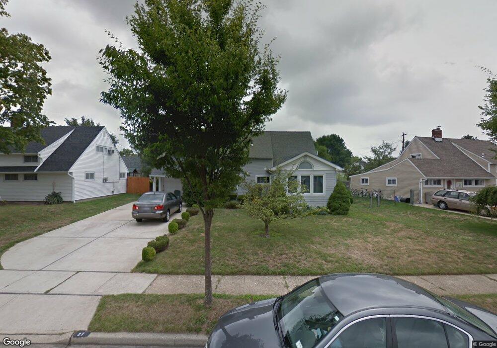 27 Russet Ln, Wantagh, NY 11793 - photo 1