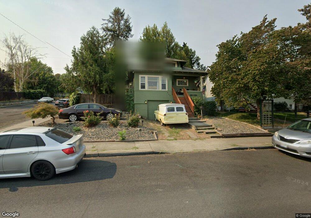 420 E 12th St, the Dalles, OR 97058 - photo 1