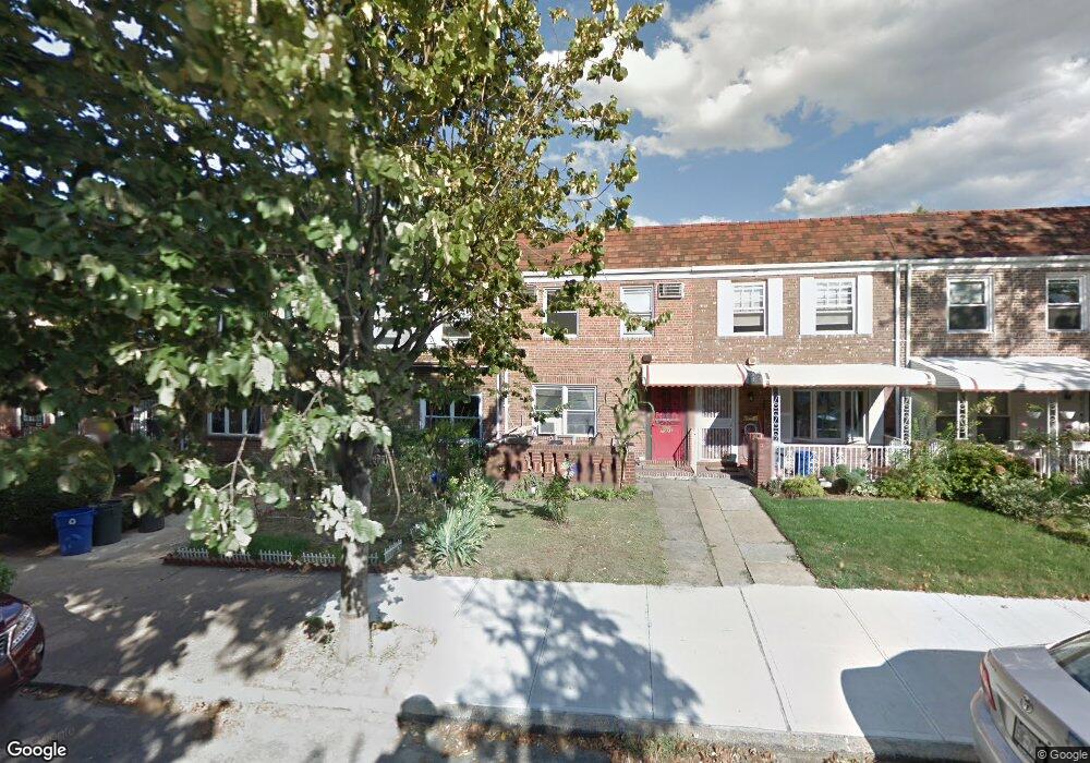 70-21 175th St, Fresh Meadows, NY 11365 - photo 1