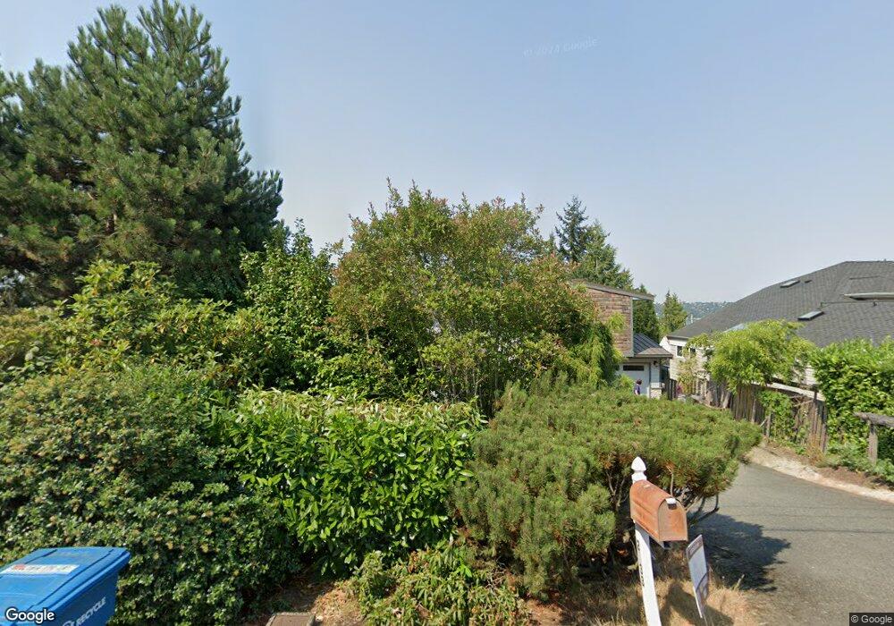 2433 W Mercer Way, Mercer Island, WA 98040 - photo 1