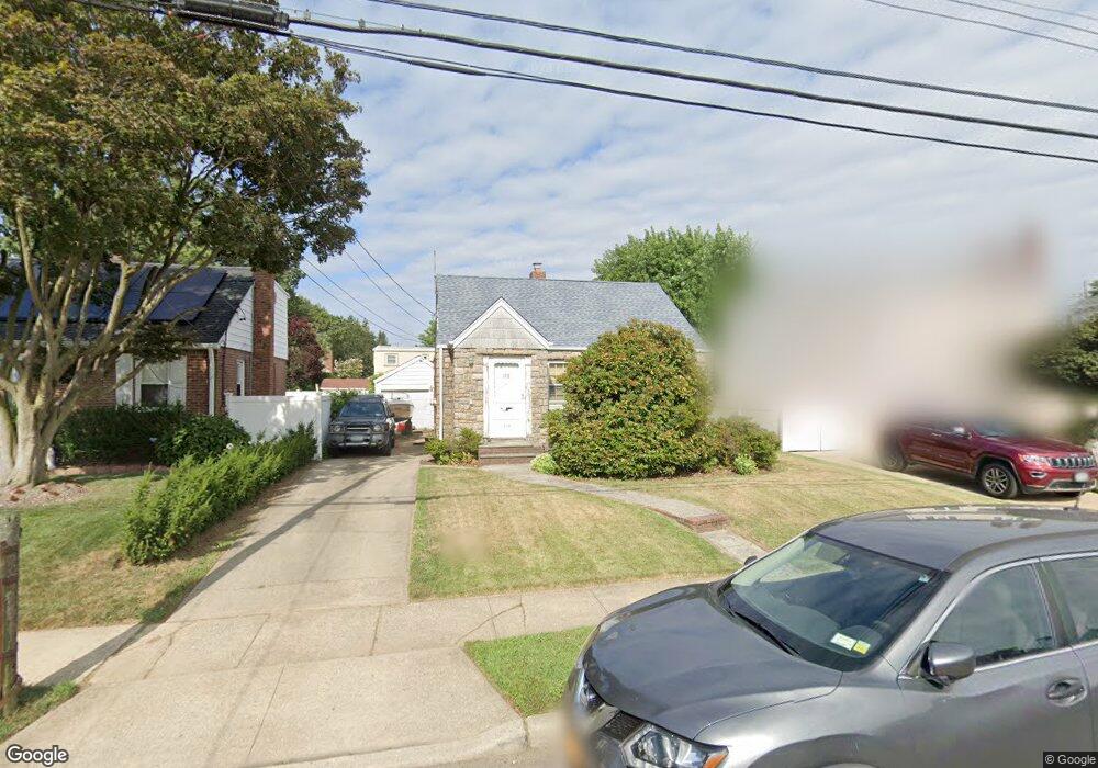 138 Fendale St, Franklin Square, NY 11010 - photo 1