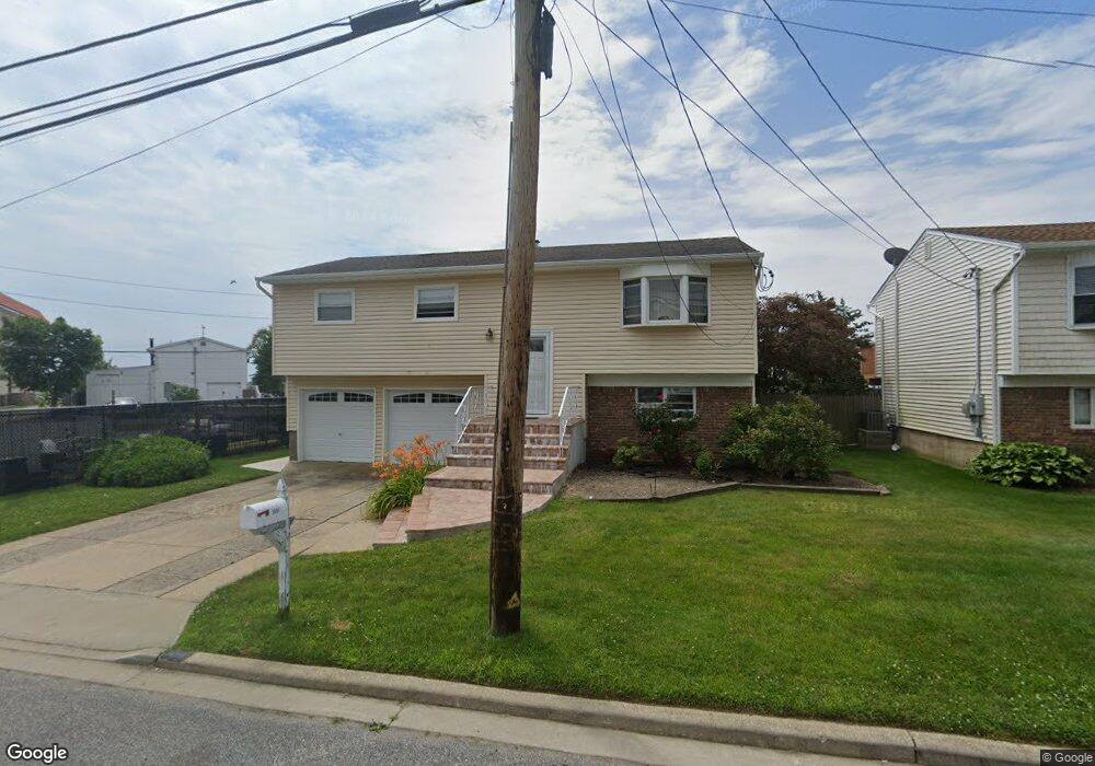 3690 Nimrod St, Seaford, NY 11783 - photo 1