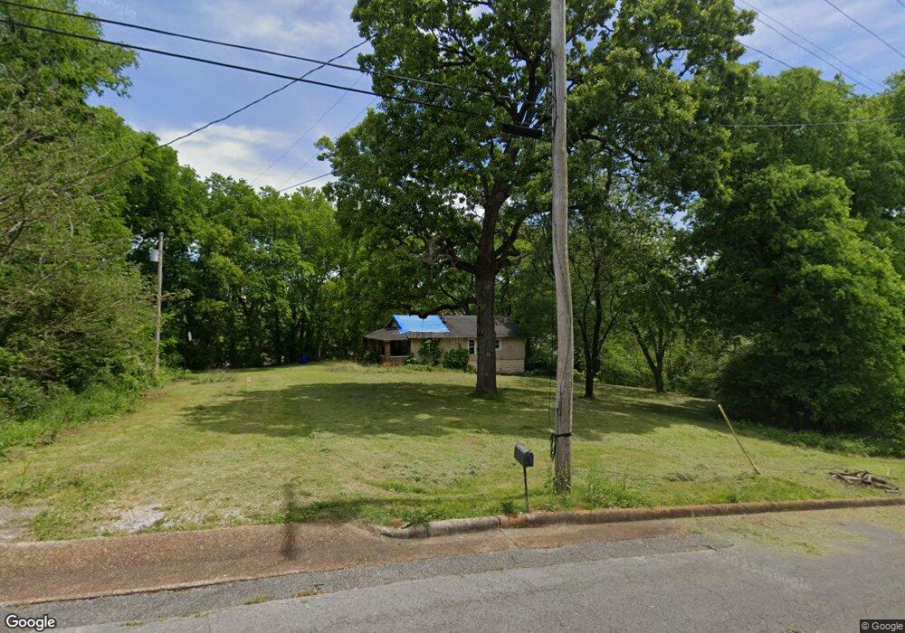 1312 Veterans Dr, Florence, AL 35630 - photo 1