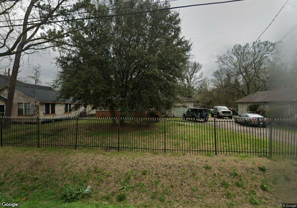 757 Lovers Ln, Houston, TX 77091 - photo 1