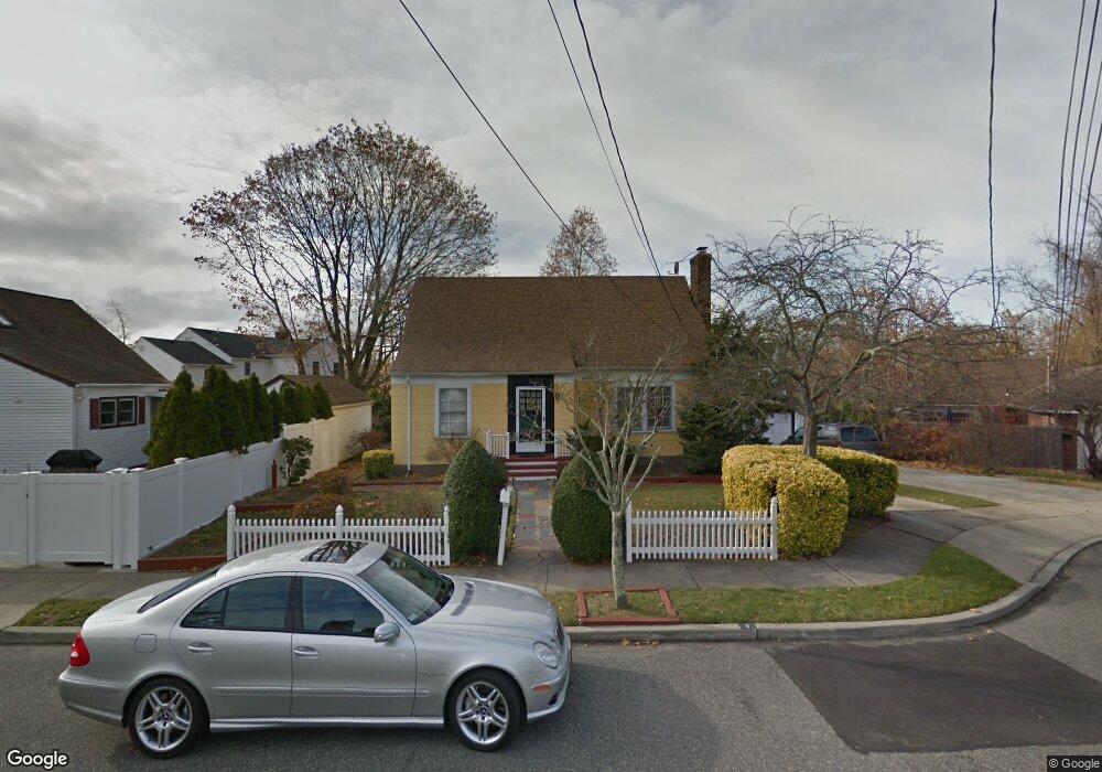 2 Fenway N, Baldwin, NY 11510 - photo 1