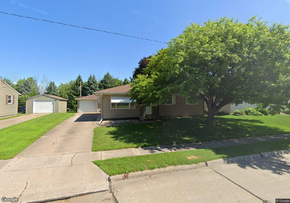 2338 W Dover Ct, Davenport, IA 52804 - photo 1