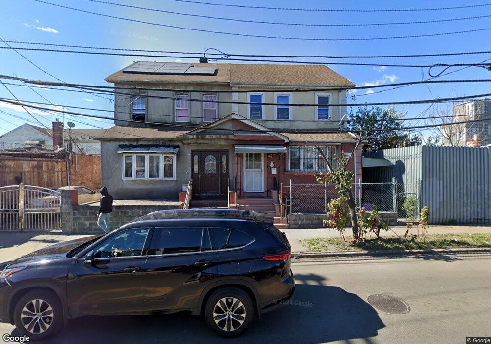 9414 170th St, Jamaica, NY 11433 - photo 1