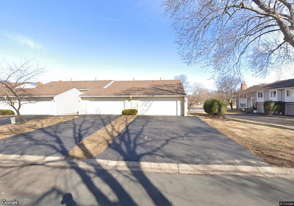 10394 Yorktown Ln N, Maple Grove, MN 55369 - photo 1