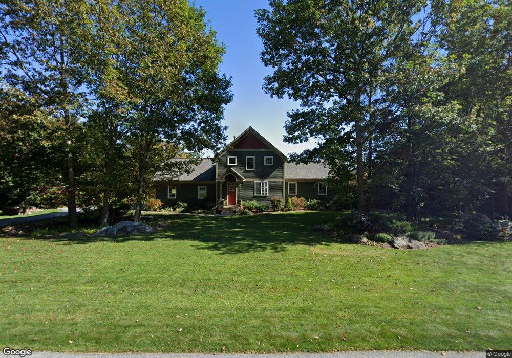 135 Highland Dr, Richmond, VT 05477 - photo 1