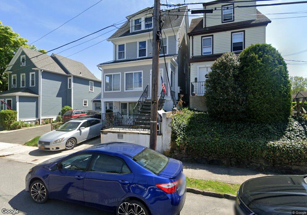 8 Locust Terrace, Larchmont, NY 10538 - photo 1