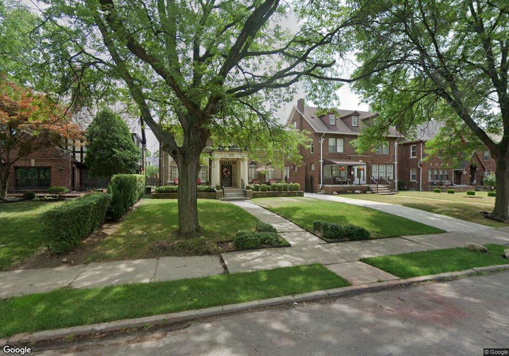 2225 W Boston Blvd, Detroit, MI 48206 - photo 1