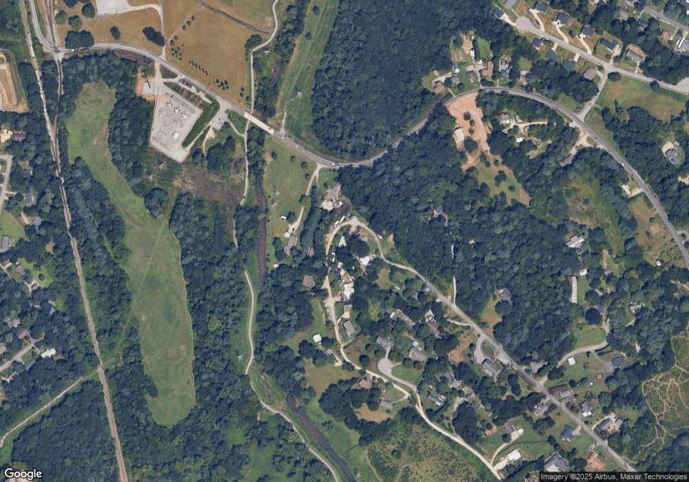 476 Queen St, Hendersonville, NC 28792 - photo 1