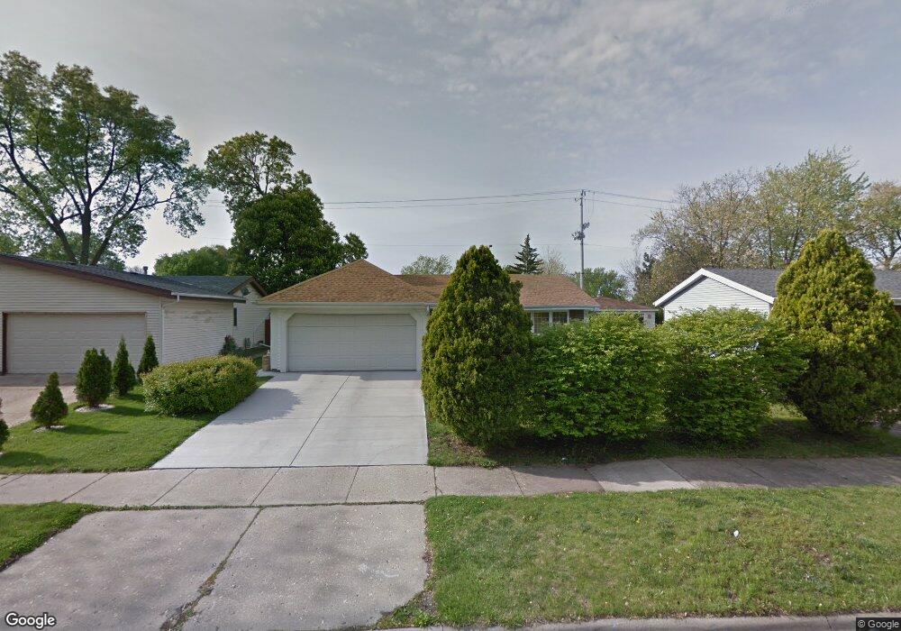 1942 Ashwood Ln, Aurora, IL 60506 - photo 1