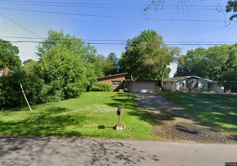 3704 Circle Dr, Flint, MI 48507 - photo 1