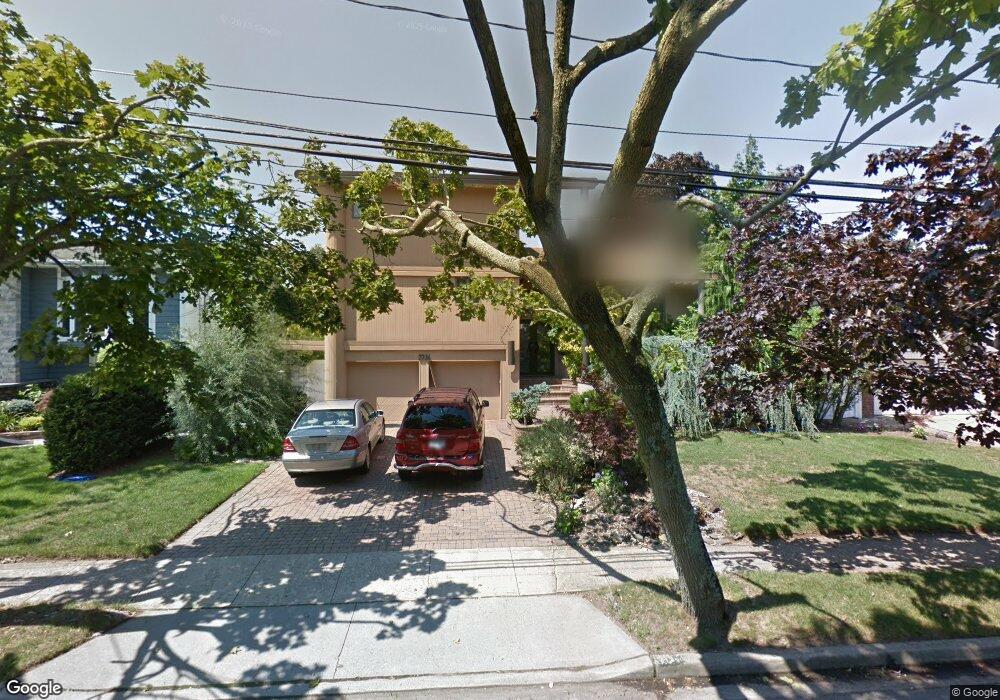 2734 Covered Bridge Rd, Merrick, NY 11566 - photo 1