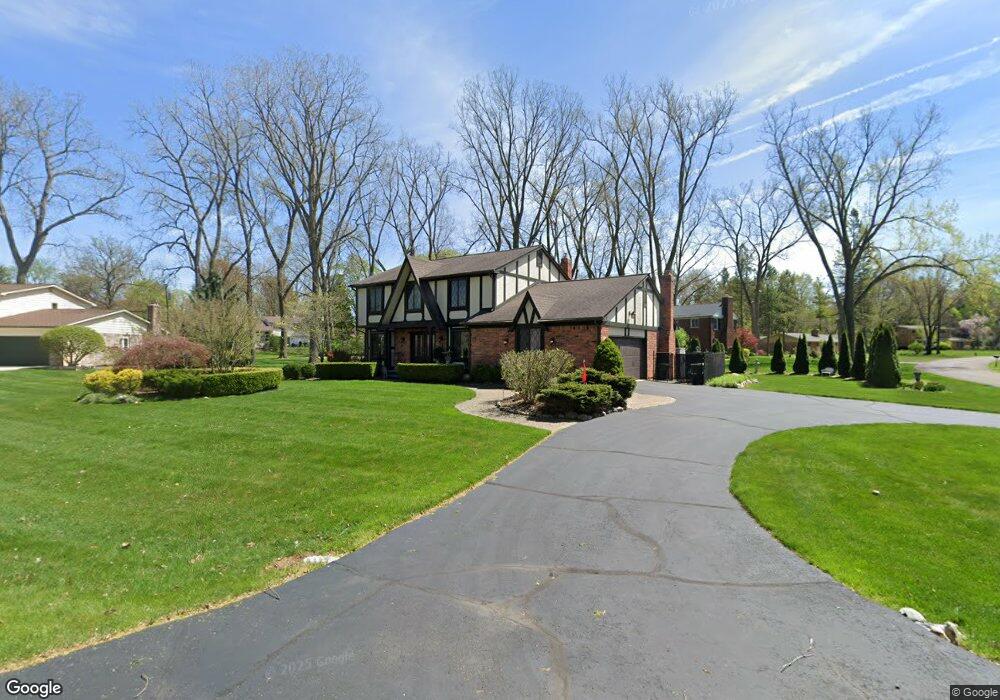 1345 Ashover Ct, Bloomfield Hills, MI 48304 - photo 1