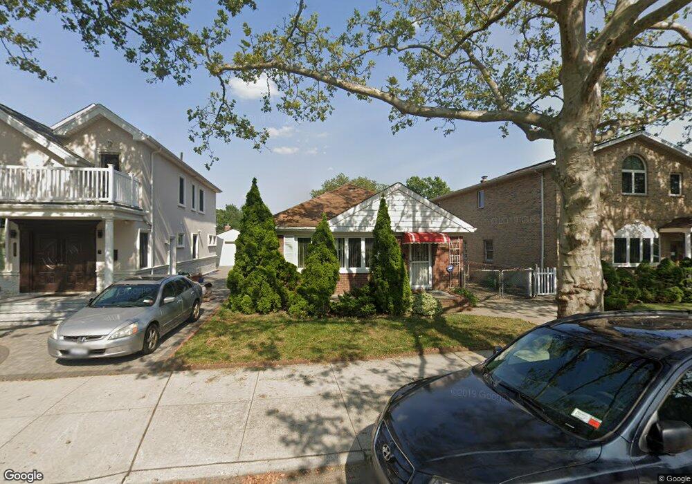 5011 175th St, Fresh Meadows, NY 11365 - photo 1