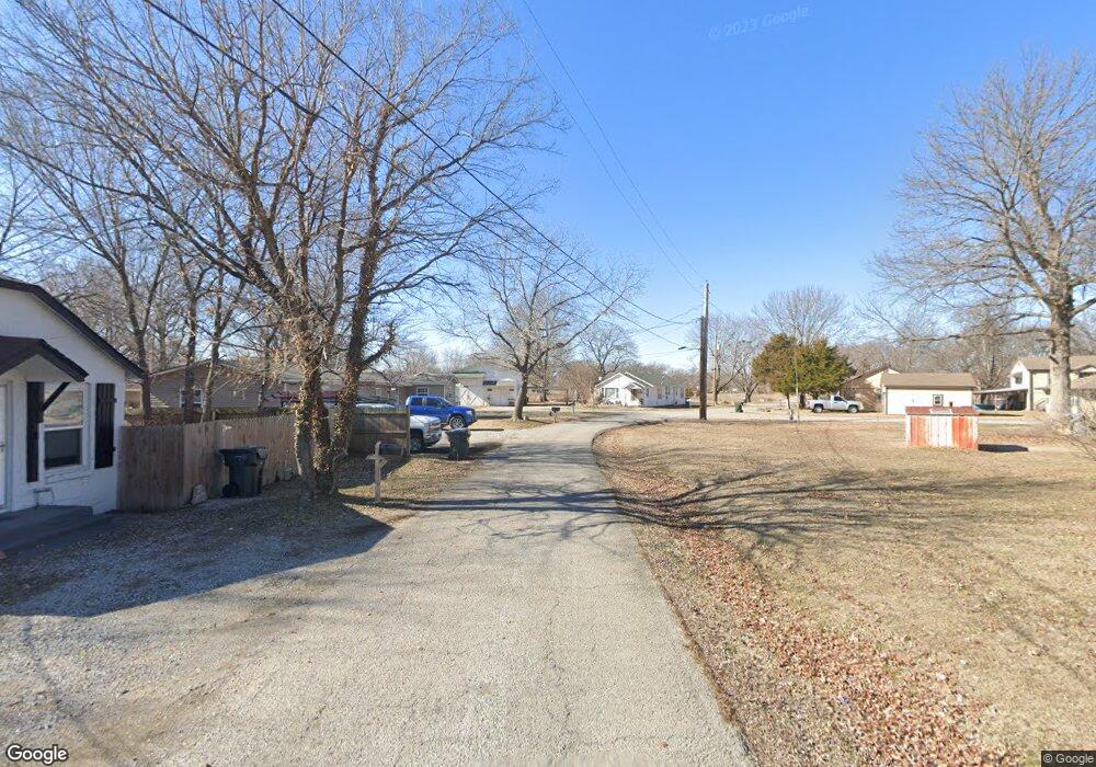 406 E Claremore St, Claremore, OK 74017 - photo 1
