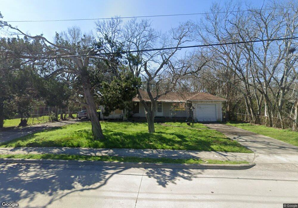 2112 Mustang Rd, Alvin, TX 77511 - photo 1
