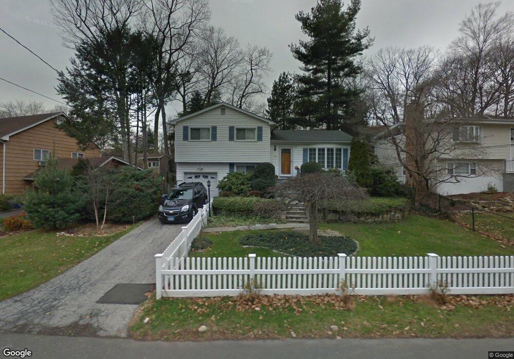 35 Amherst Rd, Riverside, CT 06878 - photo 1