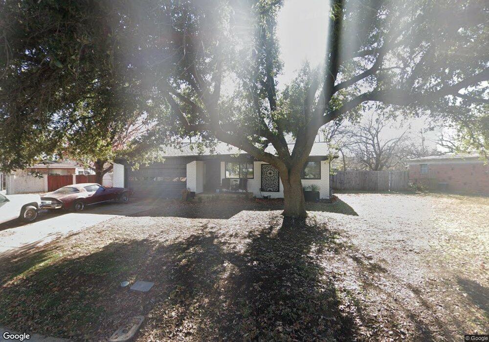 8128 Newman Dr, North Richland Hills, TX 76180 - photo 1