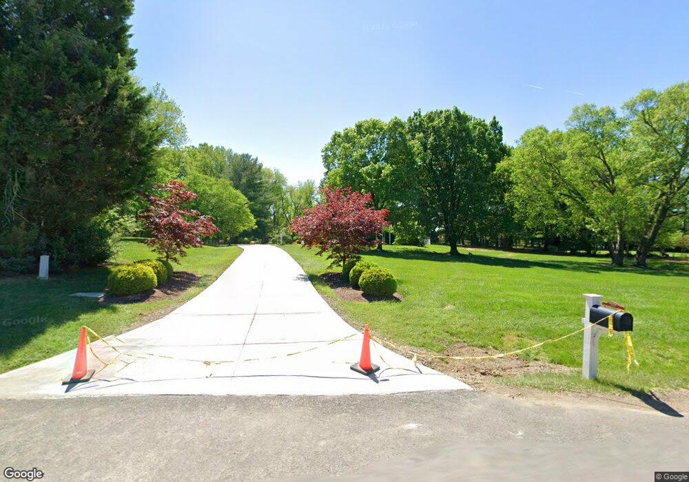 10513 Hunting Crest Ln, Vienna, VA 22182 - photo 1