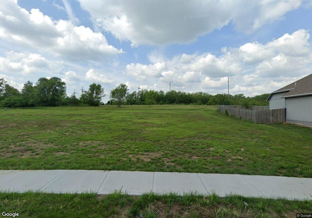 10217 Theden Cir, Lenexa, KS 66220 - photo 1