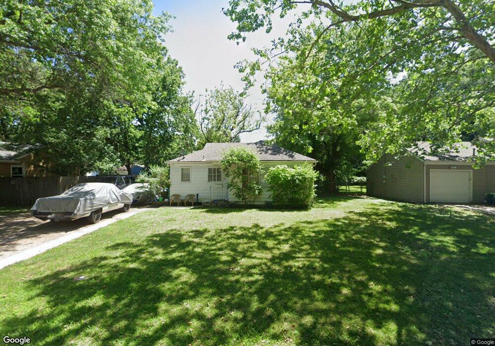 2417 SW 26th Dr, Topeka, KS 66611 - photo 1