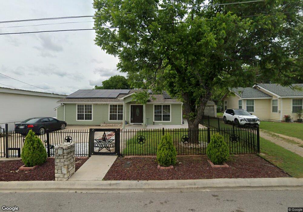 105 Dale St, Cleburne, TX 76031 - photo 1