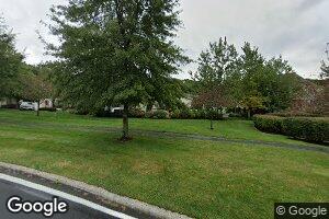 4 Feakes Dr, Atlantic Highlands, NJ 07716