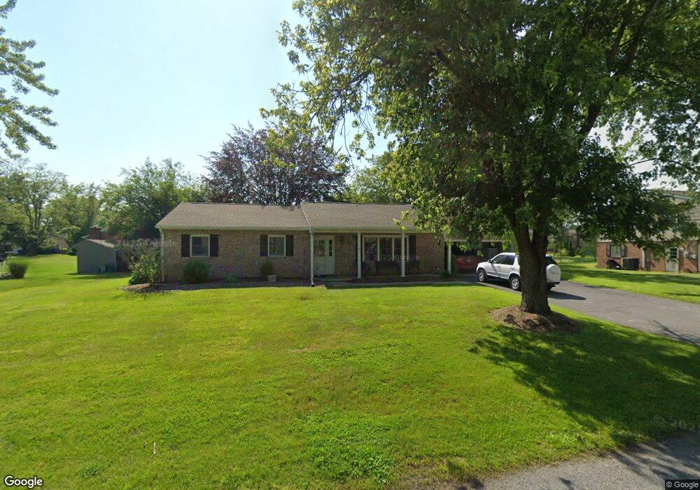 95 Edgewater Dr, Chambersburg, PA 17202 - photo 1