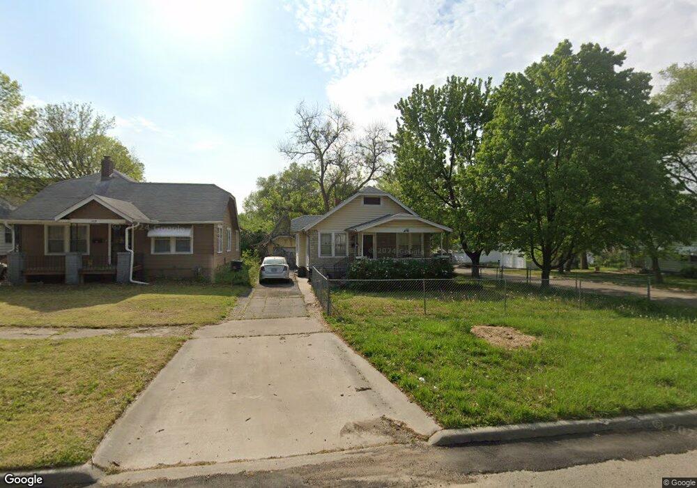 401 SW Franklin Ave, Topeka, KS 66606 - photo 1