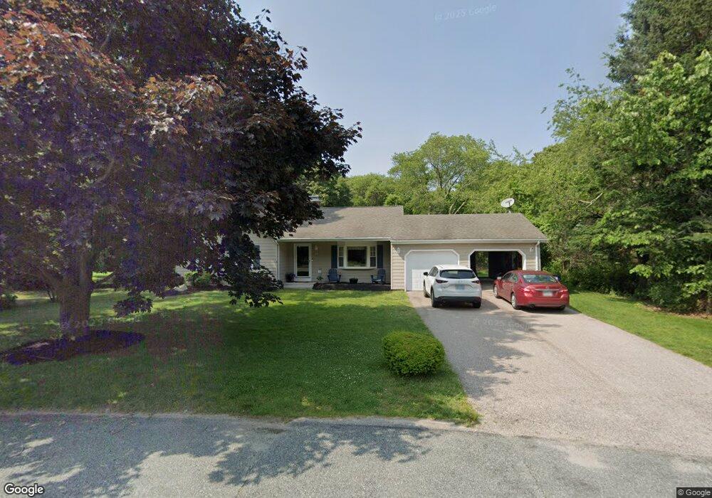 11 Upper Terrace Cir, Wakefield, RI 02879 - photo 1