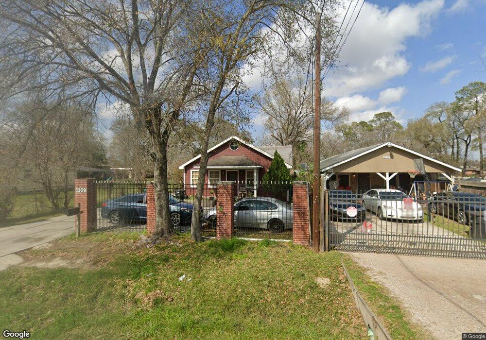 1309 Knight St, Houston, TX 77022 - photo 1