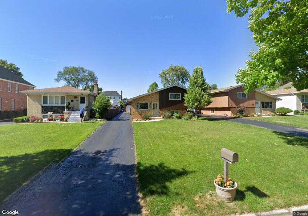 557 W Crockett Ave, Elmhurst, IL 60126 - photo 1