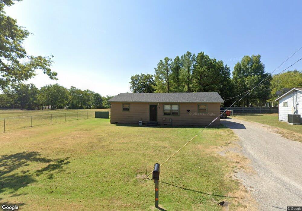 608 Svoboda St, Bonham, TX 75418 - photo 1