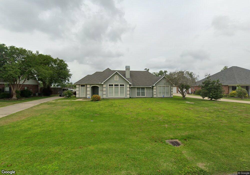2010 Plantation Dr, Lake Charles, LA 70605 - photo 1