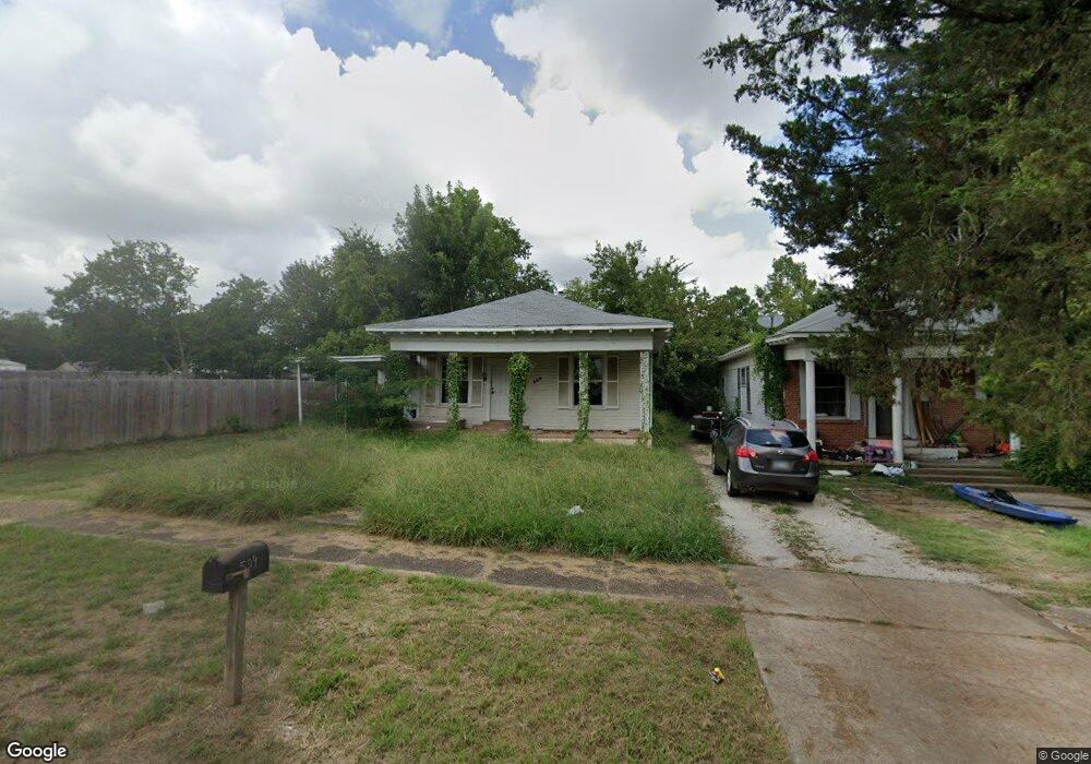 509 E Bluff St, Hugo, OK 74743 - photo 1