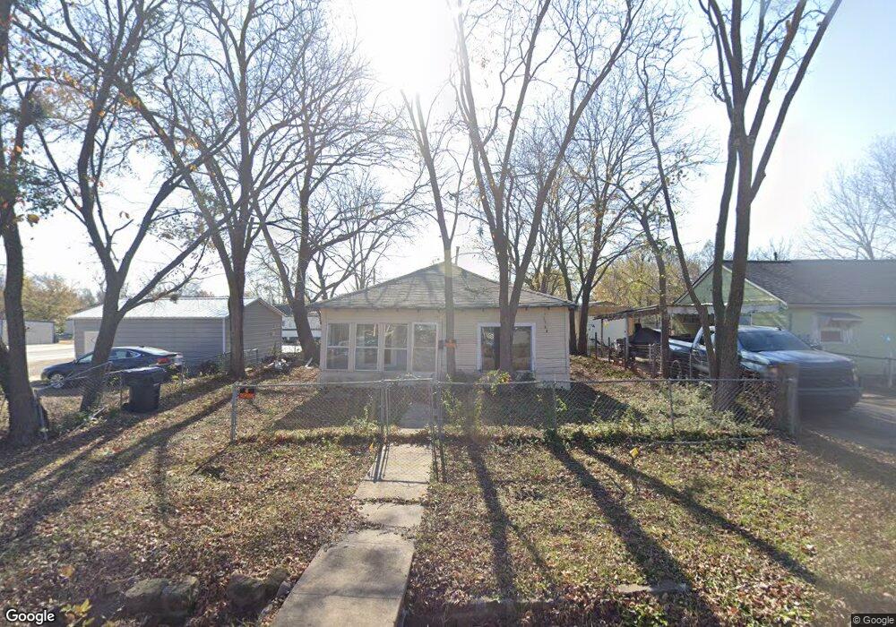 417 E Gum St, Henryetta, OK 74437 - photo 1