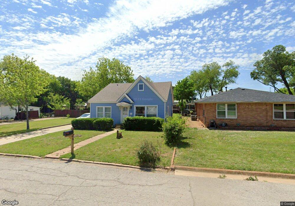 1626 W Bond St, Denison, TX 75020 - photo 1