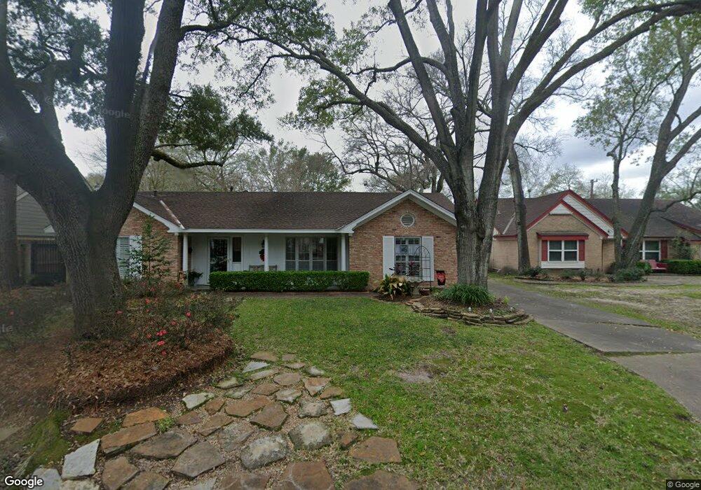 5011 Hollow Bend Ct, Houston, TX 77018 - photo 1