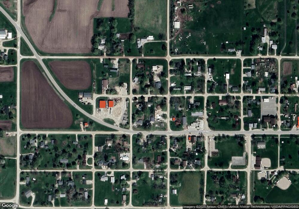 704 Kilbourn Ave, Wever, IA 52658 - photo 1