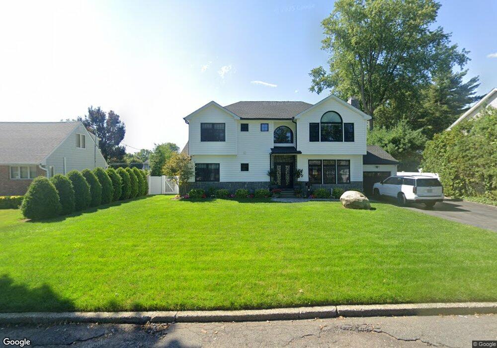 16 Gruber Dr, Glen Cove, NY 11542 - photo 1