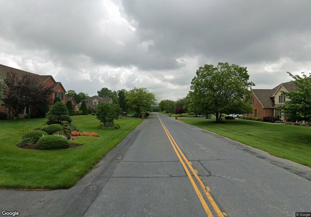 410 Fox Hill Dr, Chambersburg, PA 17201 - photo 1