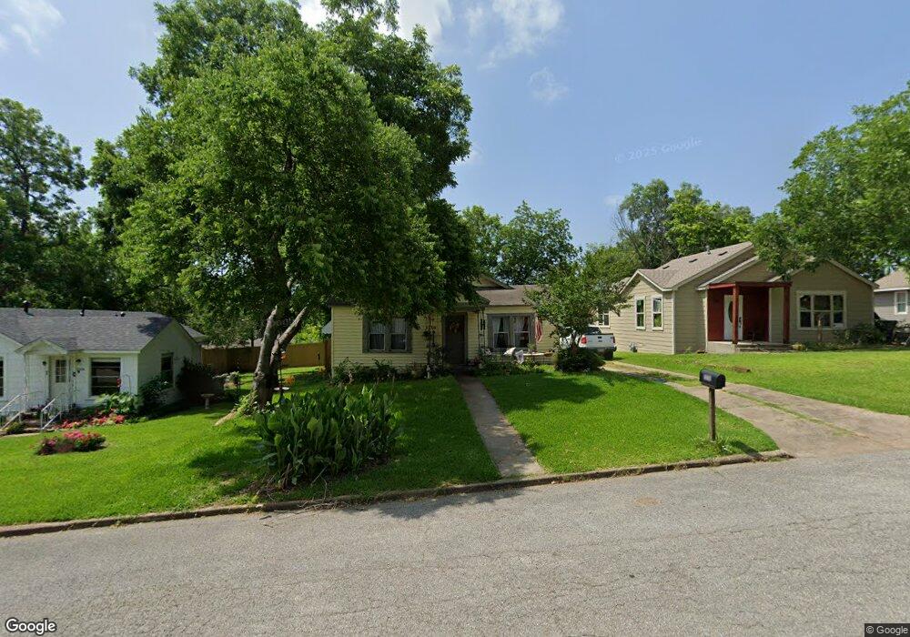 1510 W Chestnut St, Denison, TX 75020 - photo 1