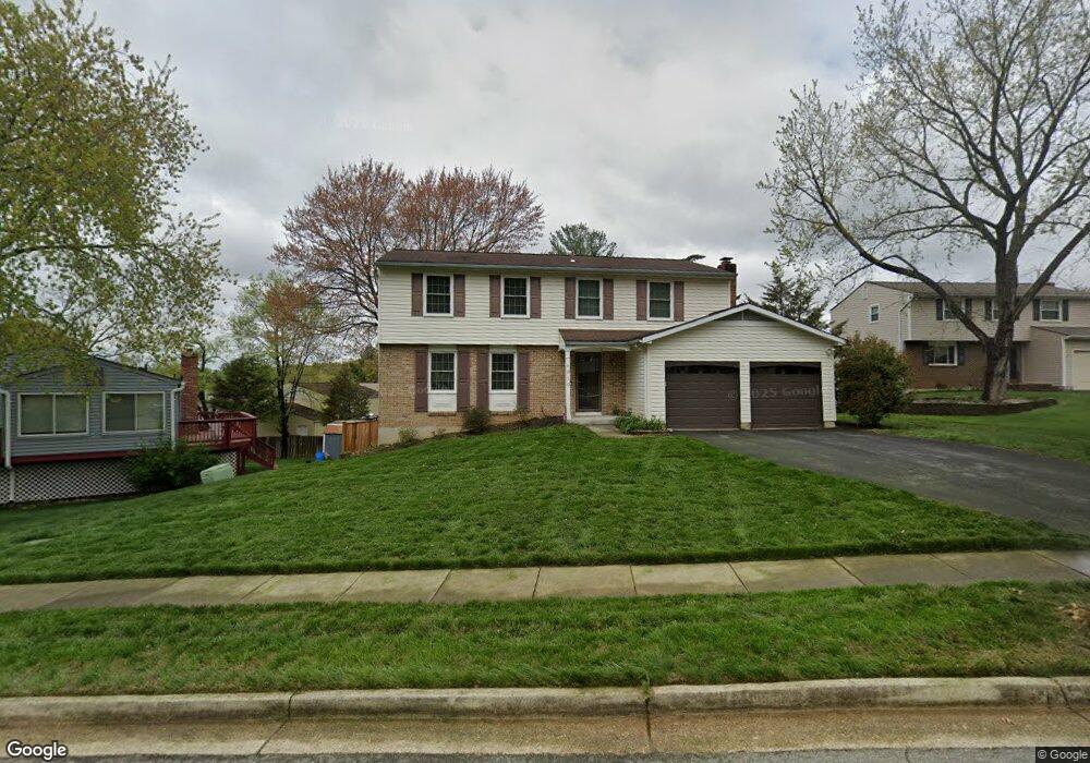 6810 Rock Creek Ct, Alexandria, VA 22306 - photo 1