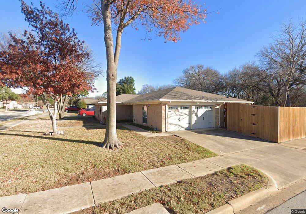 1600 Richmond Dr, Bedford, TX 76022 - photo 1