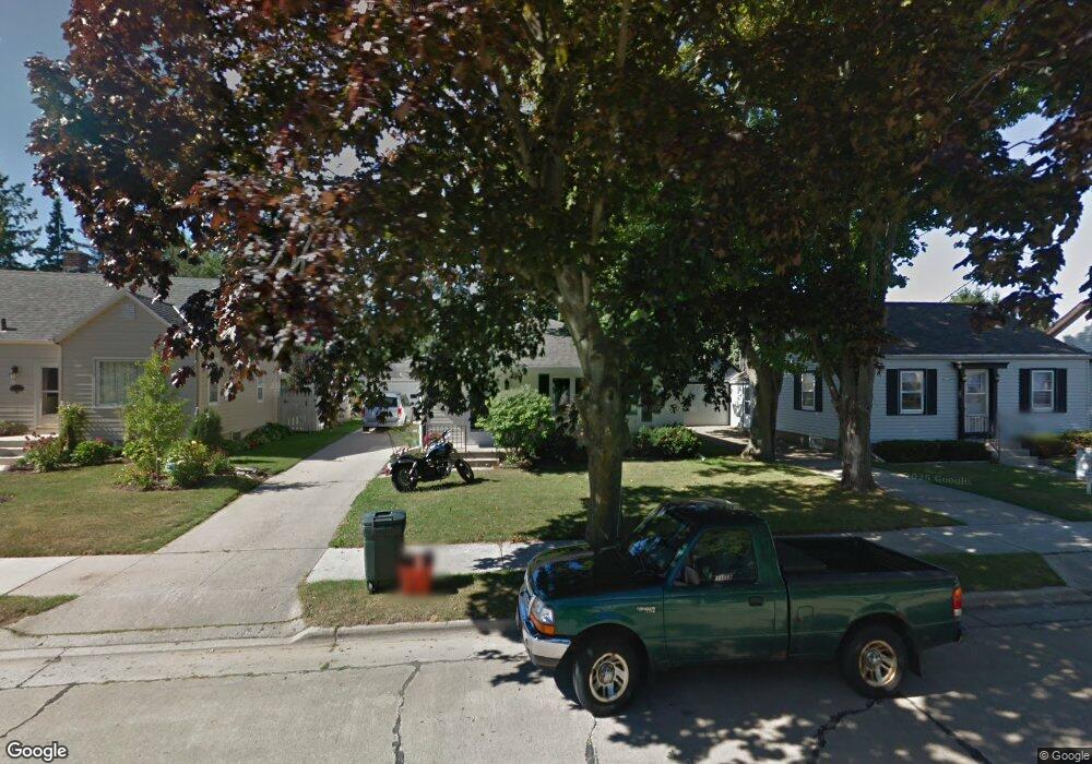 1232 Arlington Ave, Manitowoc, WI 54220 - photo 1